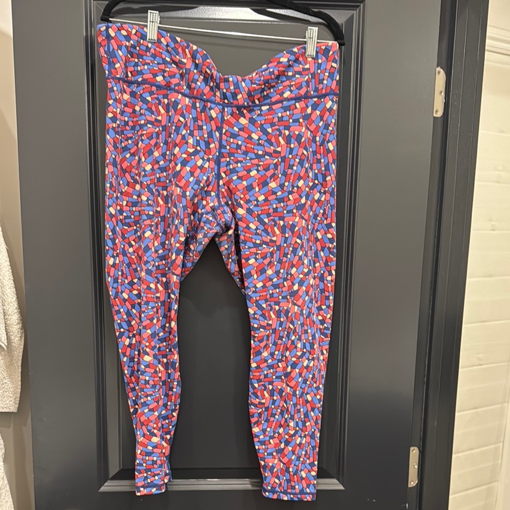 Fabletics Red and Blue Floral Leggings High-Waisted Stretch